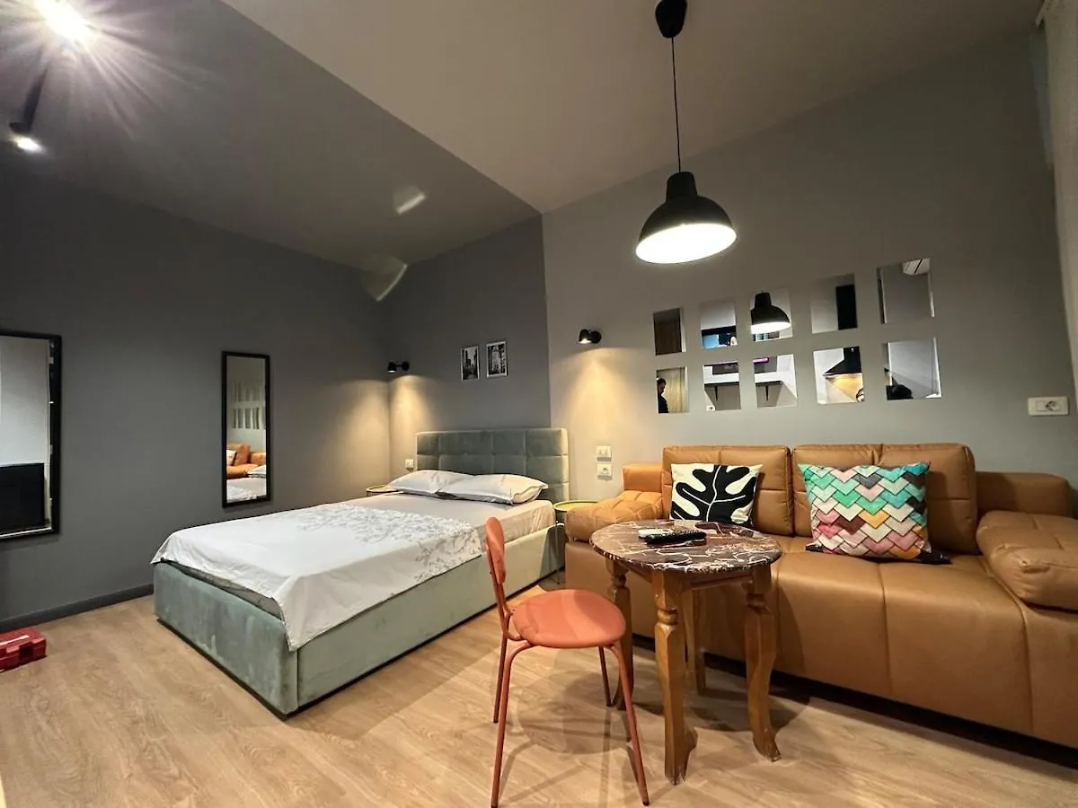 Compact Studio Chic Design Tirana